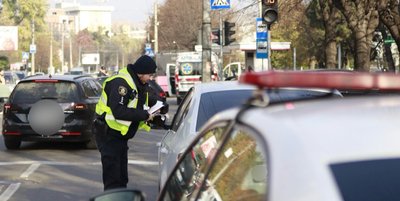 "Третина патрульних на фронті" — інтерв’ю з начальником Чернівецької патрульної поліції Усеіновим "Третина патрульних на фронті" — інтерв’ю з начальником Чернівецької патрульної поліції Усеіновим