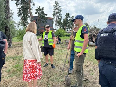 Серцевий напад та розбита голова: у Черкасах на Лісовій Просіці зчинилася сутичка Серцевий напад та розбита голова: у Черкасах на Лісовій Просіці зчинилася сутичка