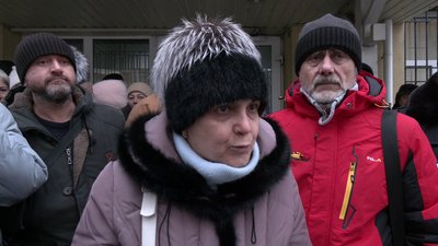 "Прийшли підтримати нашого "батька": тролейбусники погрожують страйком через суд проти керівника підприємства "Прийшли підтримати нашого "батька": тролейбусники погрожують страйком через суд проти керівника підприємства