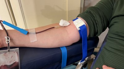 Максимальна доза – 450 мілілітрів: у Сарнах на Рівненщині понад пів сотні людей стали донорами Максимальна доза – 450 мілілітрів: у Сарнах на Рівненщині понад пів сотні людей стали донорами