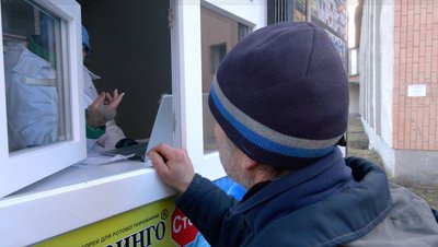 Привозять ліки у села: як на Черкащині працює мобільний аптечний пункт