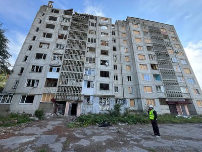 У Луцьку стартували роботи з демонтажу секції пошкодженого під час атаки РФ будинку на Озерецькій У Луцьку стартували роботи з демонтажу секції пошкодженого під час атаки РФ будинку на Озерецькій