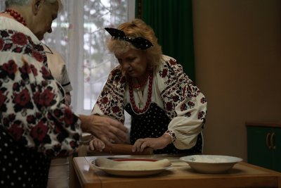 "З маком та ще й з медовою підливкою". У Сумах готували вареники "З маком та ще й з медовою підливкою". У Сумах готували вареники