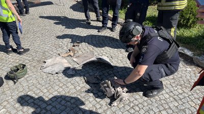 Поліція на місці влучання "Шахеда" Поліція на місці влучання "Шахеда"