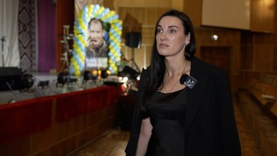 "Його вибір був захищати дім і рідних". В Немирові провели вечір пам'яті загиблого парамедика Андрія Смірнова "Його вибір був захищати дім і рідних". В Немирові провели вечір пам'яті загиблого парамедика Андрія Смірнова