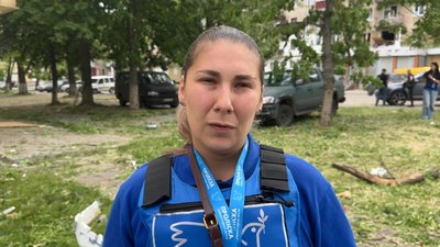 "Я працювала вдома, нічого не віщувало". Як у Краматорську пережили вечірній удар бомбами, під час якого поранені були 12 людей "Я працювала вдома, нічого не віщувало". Як у Краматорську пережили вечірній удар бомбами, під час якого поранені були 12 людей