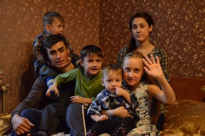 Історія багатодітної родини з Донеччини, які живуть на Рівненщині Історія багатодітної родини з Донеччини, які живуть на Рівненщині