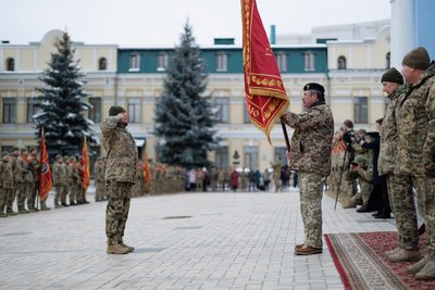 Бригада тероборони з Одеси, яка звільняла Херсон, отримала бойовий прапор Бригада тероборони з Одеси, яка звільняла Херсон, отримала бойовий прапор