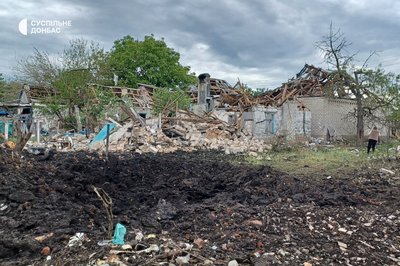 "Бомбанули всю нашу вулицю". Армія РФ скинула ФАБ-250 на приватні будинки у Краматорську: містяни розказали про атаку "Бомбанули всю нашу вулицю". Армія РФ скинула ФАБ-250 на приватні будинки у Краматорську: містяни розказали про атаку