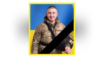 На Чернігівщині в останню путь провели п'ятьох захисників України На Чернігівщині в останню путь провели п'ятьох захисників України