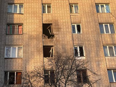 Двоє поранених, зайнявся будинок, пошкоджено підприємства: РФ з десяток разів атакувала Дніпропетровщину Двоє поранених, зайнявся будинок, пошкоджено підприємства: РФ з десяток разів атакувала Дніпропетровщину