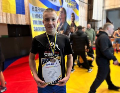 Спортивний турнір в памʼять захисників України: на Черкащині змагалися юнаки-борці Спортивний турнір в памʼять захисників України: на Черкащині змагалися юнаки-борці