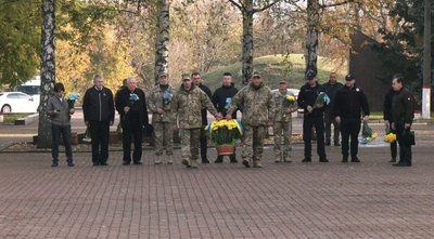 79 річниця визволення України від нацистів. У Кропивницькому вшанували пам'ять загиблих 79 річниця визволення України від нацистів. У Кропивницькому вшанували пам'ять загиблих