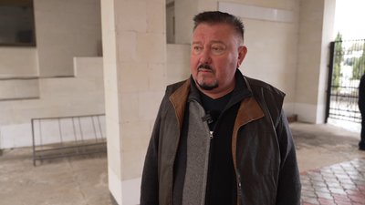 Другу добу без світла, у чергах та під звуки генераторів: як живе Славутич, який повністю залежить від електроенергії Другу добу без світла, у чергах та під звуки генераторів: як живе Славутич, який повністю залежить від електроенергії