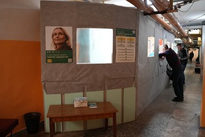 Попри пошкодження усіх будівель та втрати: як медики лікарні у Дніпровському районі Херсона рятують пацієнтів Попри пошкодження усіх будівель та втрати: як медики лікарні у Дніпровському районі Херсона рятують пацієнтів