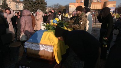 У Рівному попрощалися з військовим Євгенієм Галягіним У Рівному попрощалися з військовим Євгенієм Галягіним