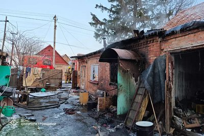 У Кривому Розі під час пожежі загинула жінка та отримав травми чоловік У Кривому Розі під час пожежі загинула жінка та отримав травми чоловік