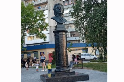 У Житомирі відкрили пам’ятник поетові, музиканту та диригенту Івану Сльоті У Житомирі відкрили пам’ятник поетові, музиканту та диригенту Івану Сльоті