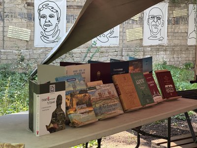 Книги на Успенському ярмарку Книги на Успенському ярмарку