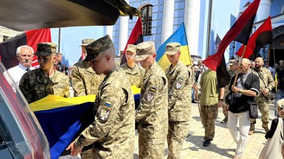 У Києві попрощались із командиром добровольчого батальйону ОУН Миколою Коханівським У Києві попрощались із командиром добровольчого батальйону ОУН Миколою Коханівським