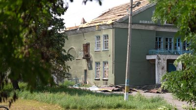 "Бомблять, ракети літають". Як живе село Слов’янка на Дніпропетровщині, що за 20 кілометрів від фронту "Бомблять, ракети літають". Як живе село Слов’янка на Дніпропетровщині, що за 20 кілометрів від фронту
