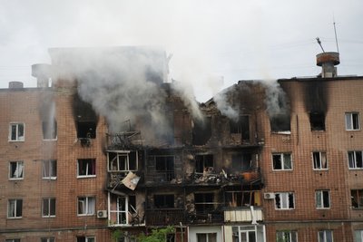 Наслідки влучання БпЛА у будинок в Основ'янському районі Наслідки влучання БпЛА у будинок в Основ'янському районі