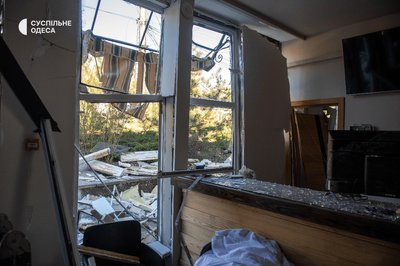Пошкоджено будинки, готель, авто: фото наслідків нічної атаки на Одесу 27 квітня