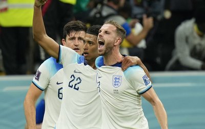 Джуд Беллінгем та Джордан Гендерсон Джуд Беллінгем та Джордан Гендерсон