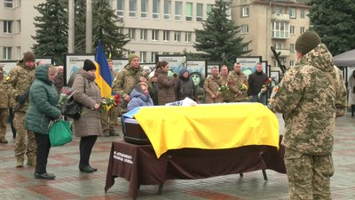 Загинув на Донеччині: з бійцем Романом Рудюком, якого вважали зниклим безвісти, попрощалися у Рівному Загинув на Донеччині: з бійцем Романом Рудюком, якого вважали зниклим безвісти, попрощалися у Рівному