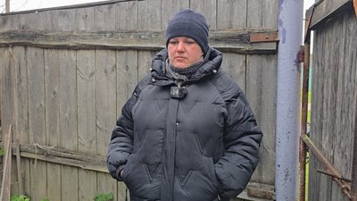 Поховали в одній могилі: на Чернігівщині попрощались з нареченими, які на мотоциклі підірвалися на міні Поховали в одній могилі: на Чернігівщині попрощались з нареченими, які на мотоциклі підірвалися на міні