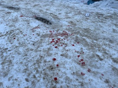 У Сумах безпілотник поцілив біля проїжджої частини У Сумах безпілотник поцілив біля проїжджої частини