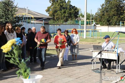 На Одещині відкрили меморіальну дошку загиблому захиснику Олександру Лавренюку На Одещині відкрили меморіальну дошку загиблому захиснику Олександру Лавренюку