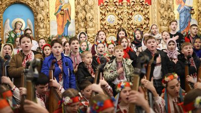 Новий рекорд Чернігова: 106 бандуристів виконали Гімн України до Дня Соборності України Новий рекорд Чернігова: 106 бандуристів виконали Гімн України до Дня Соборності України