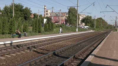 Приміські потяги припинили зупинятися на станції «Дворецька» у Рівному на прохання міської влади Приміські потяги припинили зупинятися на станції «Дворецька» у Рівному на прохання міської влади