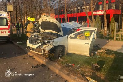 У Кривому Розі на вулиці Волонтерів сталася потрійна ДТП: є жертви У Кривому Розі на вулиці Волонтерів сталася потрійна ДТП: є жертви