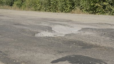 Траса “Вінниця-Липовець” у вибоїнах: ремонт планують на вересень Траса “Вінниця-Липовець” у вибоїнах: ремонт планують на вересень