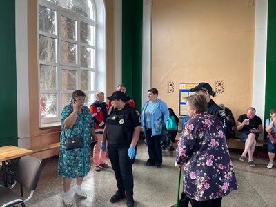 30 переселенців з Донечини приїхали на Рівненщину евакуаційним потягом 30 переселенців з Донечини приїхали на Рівненщину евакуаційним потягом