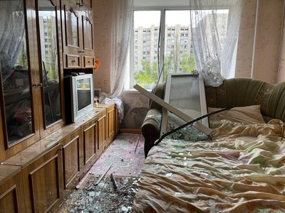 "Вибух, крики. Руки досі трусяться". Кілька районів Дніпра опинилися під атакою дронів: що відбувається на місцях ударів