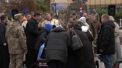 З військовими Віталієм Янковським та Дмитром Курашиком попрощалися у Рівному З військовими Віталієм Янковським та Дмитром Курашиком попрощалися у Рівному