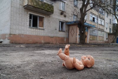 "Як маленьке містечко було, а зараз — руїни": мешканці Просяної про селище після атак російської армії "Як маленьке містечко було, а зараз — руїни": мешканці Просяної про селище після атак російської армії