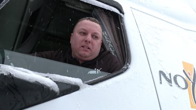 Як реагують водії вантажівок на обмеження руху на Рівненщині Як реагують водії вантажівок на обмеження руху на Рівненщині