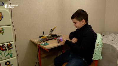 9-річний одесит власноруч збирає електроприлади та підкорює TikTok 9-річний одесит власноруч збирає електроприлади та підкорює TikTok