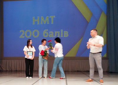 Медалістка з Вараша єдина з Рівненщини склала тест з біології на 200 балів