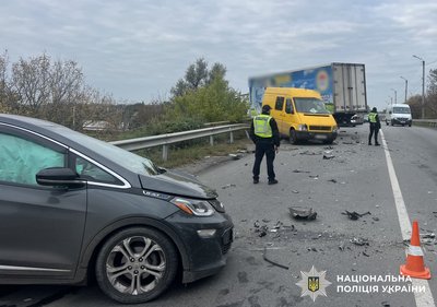 ДТП у Кременчуці: постраждали водій та пасажири трьох авто ДТП у Кременчуці: постраждали водій та пасажири трьох авто