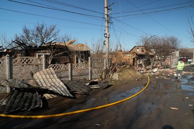 "Погоріло все": у Сумах після атаки безпілотника згорів будинок та пошкоджено ще десять осель "Погоріло все": у Сумах після атаки безпілотника згорів будинок та пошкоджено ще десять осель