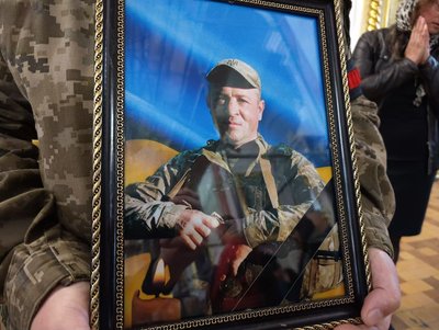 У Луцьку попрощалися із двома захисниками — Юрієм Дрофою та Вячеславом Овчарем У Луцьку попрощалися із двома захисниками — Юрієм Дрофою та Вячеславом Овчарем