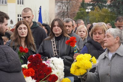 В Ужгороді попрощалися із загиблим захисником Владиславом Діусом В Ужгороді попрощалися із загиблим захисником Владиславом Діусом