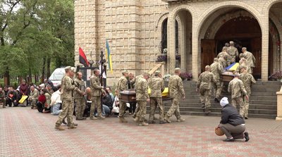 У Черкасах в останню путь провели двох військових, яких рік вважали безвісти зниклими