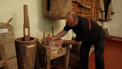 Більшість експонатів — від діда: житель села Гошів на Житомирщині створив музей Більшість експонатів — від діда: житель села Гошів на Житомирщині створив музей
