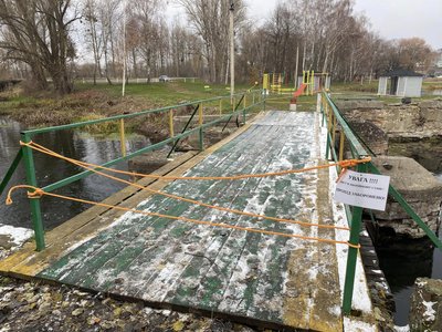 У селищі на Волині перекрили аварійний пішохідний міст через річку У селищі на Волині перекрили аварійний пішохідний міст через річку
